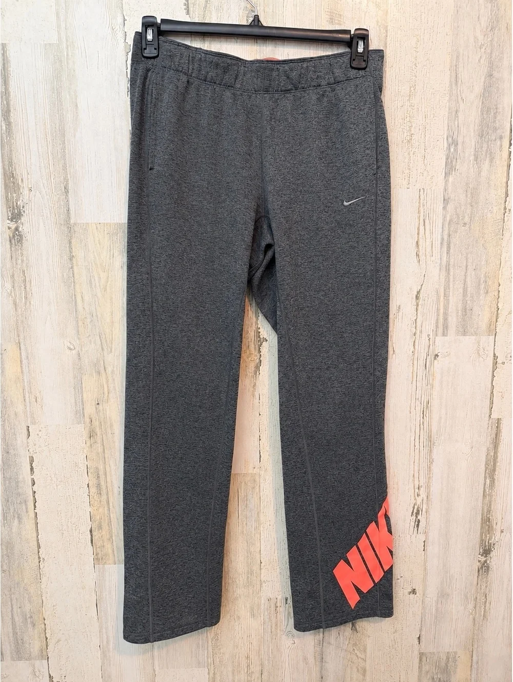 Nike Women Small Therma-Fit Sweatpants Dark Gray with Coral Logo